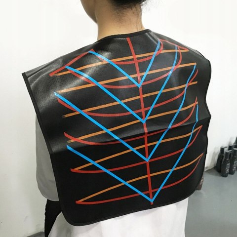 Kołnierz fryzjerski z liniami do strzyżenia